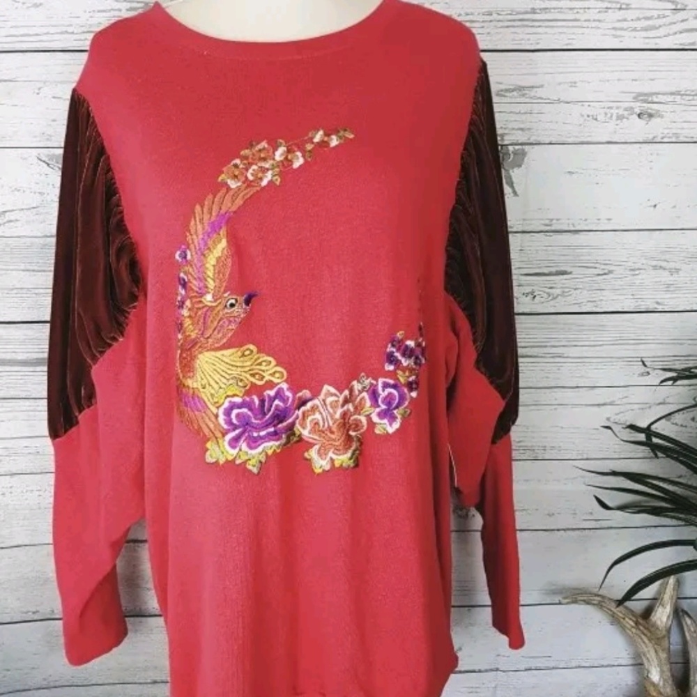 Multifabric long sleeve sweater